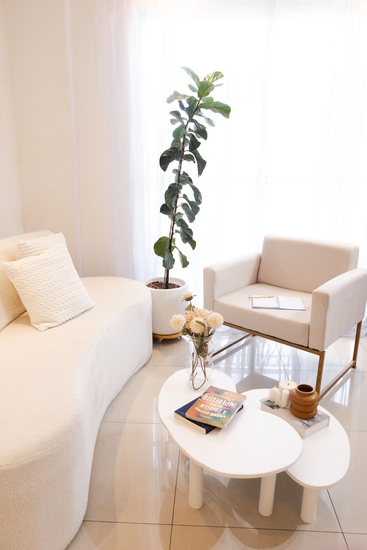 Tidy, freshly cleaned living room